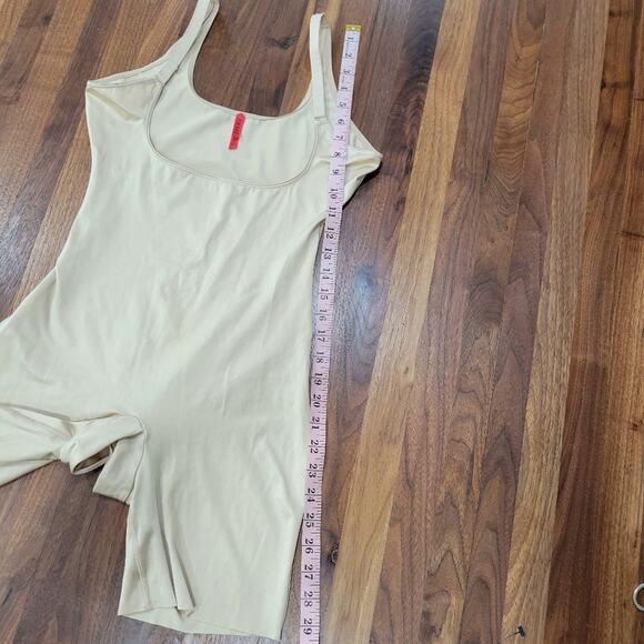 Spanx Slimplicity Open Bust Mid Thigh Bodysuit Size Large - Picture 8 of 8